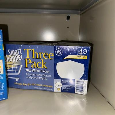VARIETY OF LIGHT BULBS