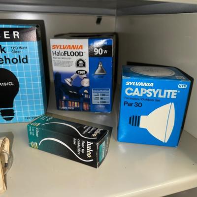 VARIETY OF LIGHT BULBS