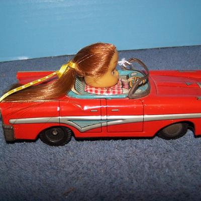 LOT 179 WONDERFUL TIN LITHO KANTO GIRL in CAR FRICTION JAPAN