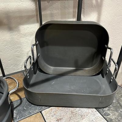 ALUMINUM ROASTING PANS AND STEAMING POTS
