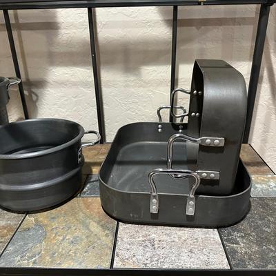 ALUMINUM ROASTING PANS AND STEAMING POTS