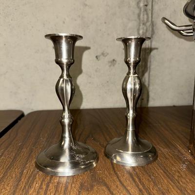 STAINLESS STEEL CHAFING DISH, 4 METAL AND 2 GLASS CANDLE HOLDERS