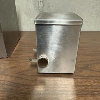 RESTAURANT GRADE PORTION SCALE & A TOOTHPICK DISPENSER