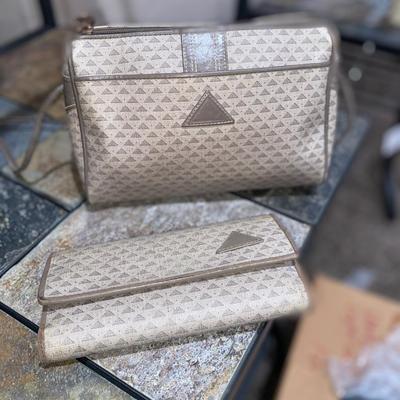 NEW FADED GLORY & LIZ CLAIBORNE PURSES PLUS OTHER HANDBAG