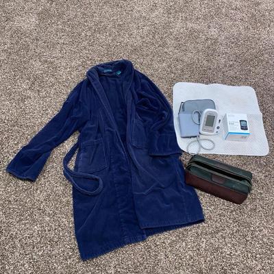 HEAVY BATHROBE BATH MAT, TRAVEL SHAVING BAG, BLOOD PRESSURE MONITOR AND BLOOD GLUCOSE MONITOR