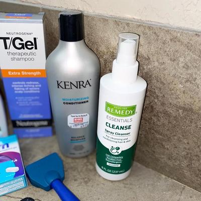 TRAVEL WATERPIK , & TOILETRIES