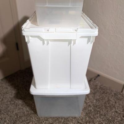 3 DIFFERENT SIZED TOTES
