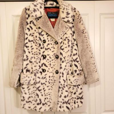Vintage Faux Fur Spotted Coat By Davis Size Med
