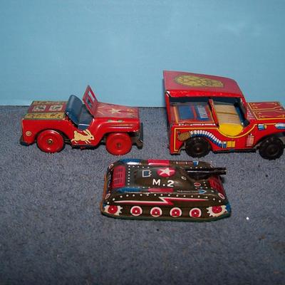 LOT 183 GREAT TIN LITHO VEHICLES FRICTION JAPAN
