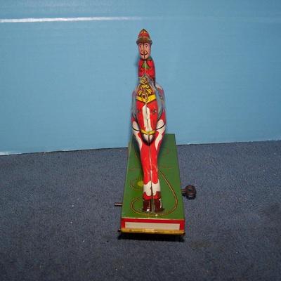 LOT 185 FAB VINTAGE TIN LITHO TOY WYANDOTTE RED RANGER RIDE 'EM COWBOY WINDUP TOY
