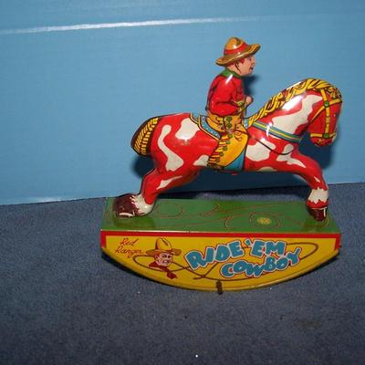 LOT 185 FAB VINTAGE TIN LITHO TOY WYANDOTTE RED RANGER RIDE 'EM COWBOY WINDUP TOY