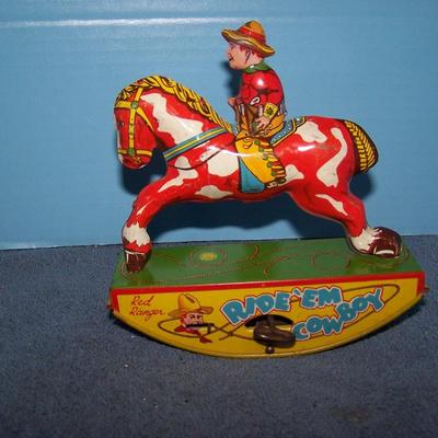 LOT 185 FAB VINTAGE TIN LITHO TOY WYANDOTTE RED RANGER RIDE 'EM COWBOY WINDUP TOY