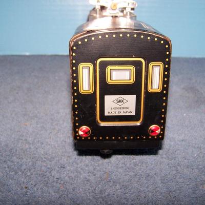 LOT 187 TIN LITHO BATTERY OPERATED ARROW EXPRESS LOCOMOTIVE