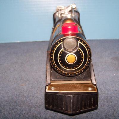 LOT 187 TIN LITHO BATTERY OPERATED ARROW EXPRESS LOCOMOTIVE