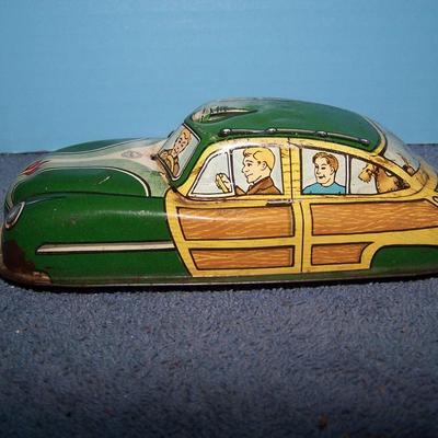 LOT 190 VINTAGE TIN LITHO WIDEUP MARX WOODY STATION WAGON