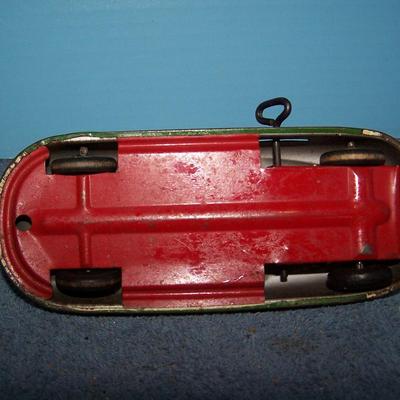 LOT 190 VINTAGE TIN LITHO WIDEUP MARX WOODY STATION WAGON