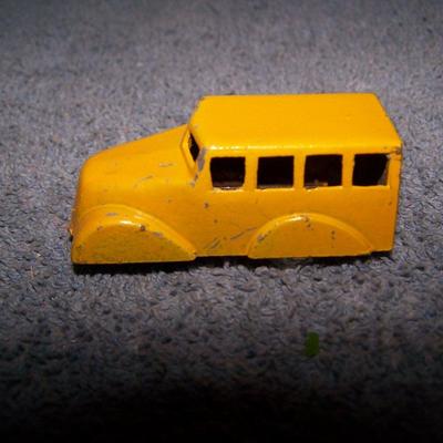 LOT 197 A TEENY TOY CLOCWORK VEHICLE