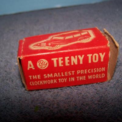 LOT 197 A TEENY TOY CLOCWORK VEHICLE
