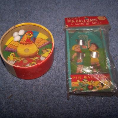 LOT 198 SMALL BAGATELLE & BALL PUZZLE-2 SIDED