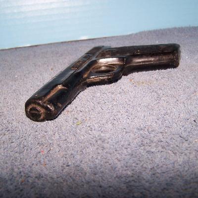 LOT 201 GREAT HARD RUBBER ARMY 45 TOY GUN/PISTOL