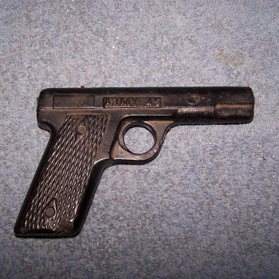 LOT 201 GREAT HARD RUBBER ARMY 45 TOY GUN/PISTOL