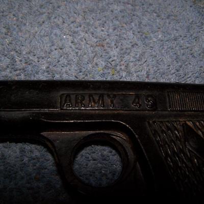 LOT 201 GREAT HARD RUBBER ARMY 45 TOY GUN/PISTOL