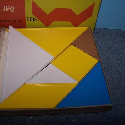 LOT 207 GREAT VINTAGE PUZZLES & GAMES