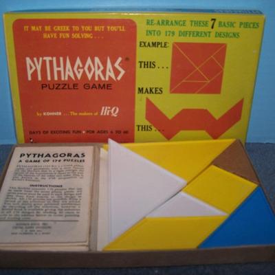 LOT 207 GREAT VINTAGE PUZZLES & GAMES
