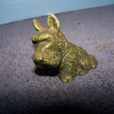 LOT 214 VINTAGE CAST IRON SCOTTY DOG & METAL FISH