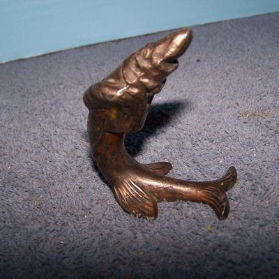 LOT 214 VINTAGE CAST IRON SCOTTY DOG & METAL FISH