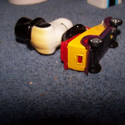 LOT 216 COLLECTABLE MCM SNOOPY/PEANUTS STUFF