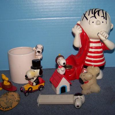 LOT 216 COLLECTABLE MCM SNOOPY/PEANUTS STUFF