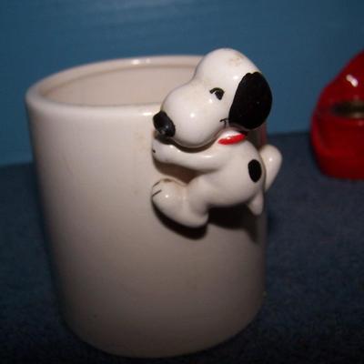 LOT 216 COLLECTABLE MCM SNOOPY/PEANUTS STUFF