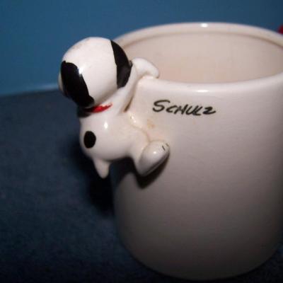 LOT 216 COLLECTABLE MCM SNOOPY/PEANUTS STUFF