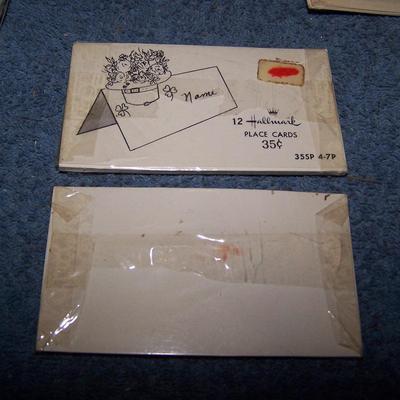 LOT 217 VINTAGE HALLMARK PLACECARDS/TALLYS/INVITATIONS/NAPKINS
