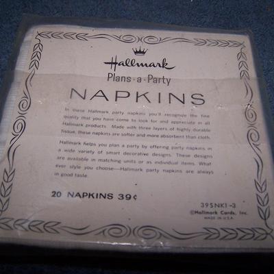 LOT 217 VINTAGE HALLMARK PLACECARDS/TALLYS/INVITATIONS/NAPKINS