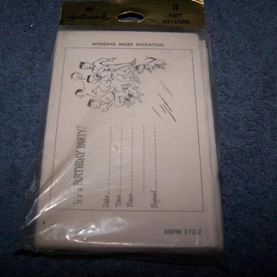 LOT 217 VINTAGE HALLMARK PLACECARDS/TALLYS/INVITATIONS/NAPKINS