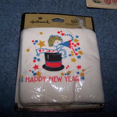 LOT 217 VINTAGE HALLMARK PLACECARDS/TALLYS/INVITATIONS/NAPKINS