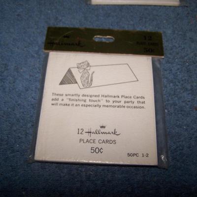 LOT 217 VINTAGE HALLMARK PLACECARDS/TALLYS/INVITATIONS/NAPKINS