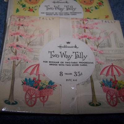 LOT 217 VINTAGE HALLMARK PLACECARDS/TALLYS/INVITATIONS/NAPKINS