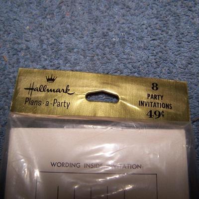 LOT 217 VINTAGE HALLMARK PLACECARDS/TALLYS/INVITATIONS/NAPKINS