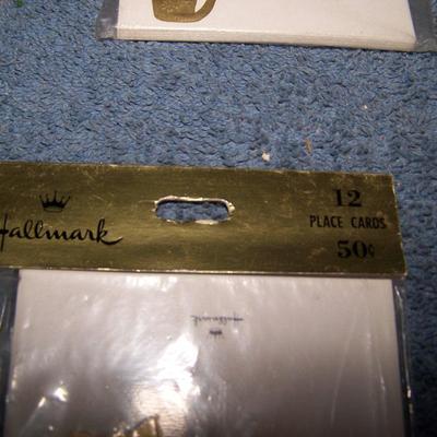 LOT 217 VINTAGE HALLMARK PLACECARDS/TALLYS/INVITATIONS/NAPKINS