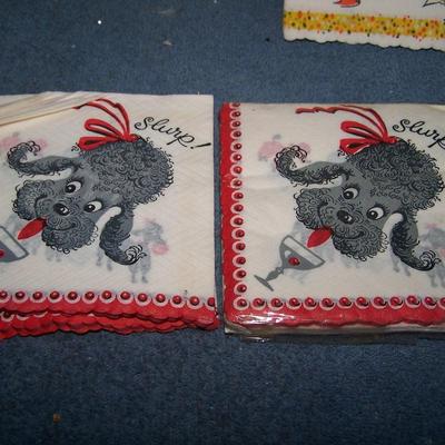 LOT 219 VINTAGE PAPER NAPKINS MANY DESIGNS GREAT GRAPHICS