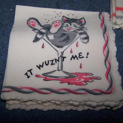 LOT 219 VINTAGE PAPER NAPKINS MANY DESIGNS GREAT GRAPHICS