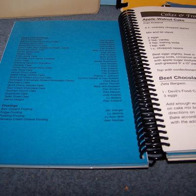 LOT 222 YUMMY COOKBOOKS 1998/82/77/86/70
