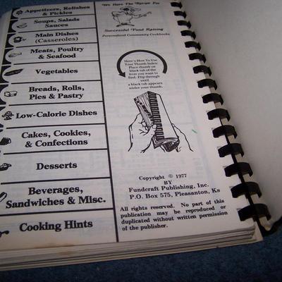 LOT 222 YUMMY COOKBOOKS 1998/82/77/86/70