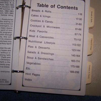 LOT 222 YUMMY COOKBOOKS 1998/82/77/86/70