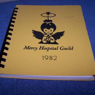 LOT 222 YUMMY COOKBOOKS 1998/82/77/86/70