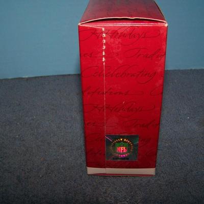 LOT 224 HALLMARK BRONCOS JOHN ELWAY CHRISTMAS ORNAMENT in BOX