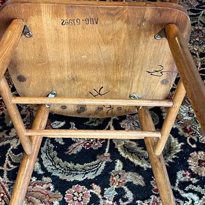 Round Solid Wood Kitchen Table w. 3 Chairs & Two 12" Extenders